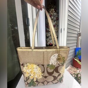 Coach Canvas Limited Edition handles bag with Botanical Yellow and White Floral